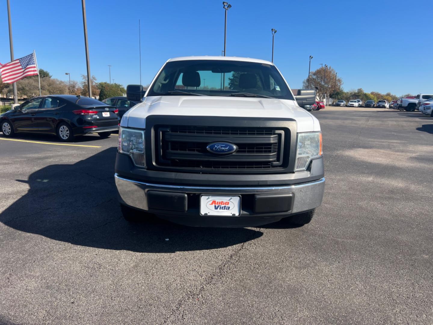 2014 WHITE Ford F-150 XLT 8-ft. Bed 2WD (1FTNF1CF6EK) with an 5.0L V8 OHV 16V engine, 6-Speed Automatic transmission, located at 420 I-35E, Lancaster, TX, 75146, (469) 297-4144, 32.593929, -96.823685 - Photo#6